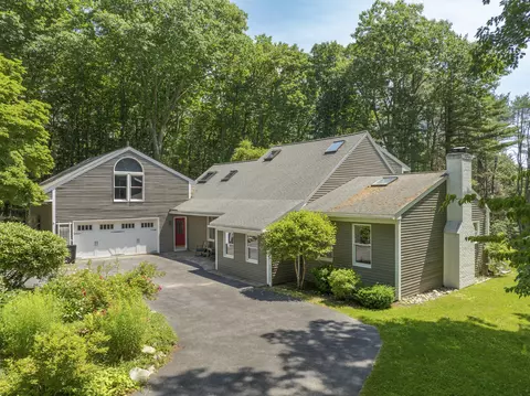 23 Sturdivant Rd, Cumberland, ME 04021