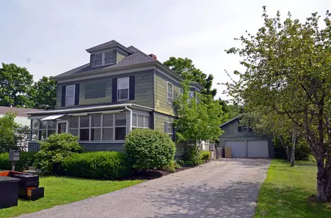 15 Park St, Paris, ME 04281