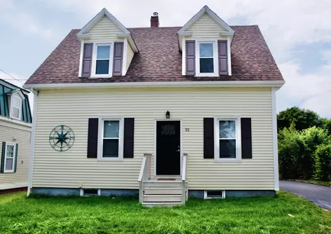 52 3rd St, Eastport, ME 04631