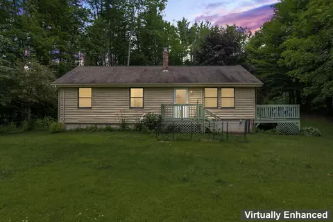 50 Kerns Hill Rd, Manchester, ME 04351