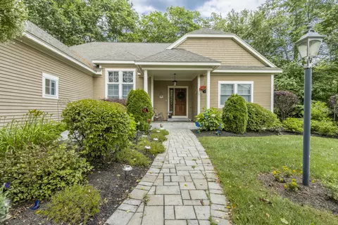 3 Cypress Ln #3, Falmouth, ME 04105