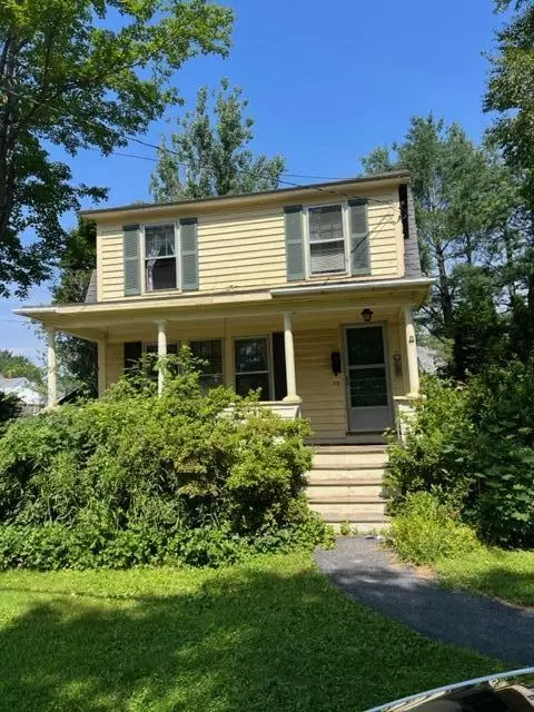 22 Lucas St, Portland, ME 04102