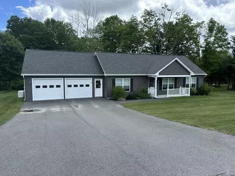 38 Meadow Dr, Waterville, ME 04901
