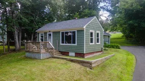 7 Old Western Ave, Winthrop, ME 04364