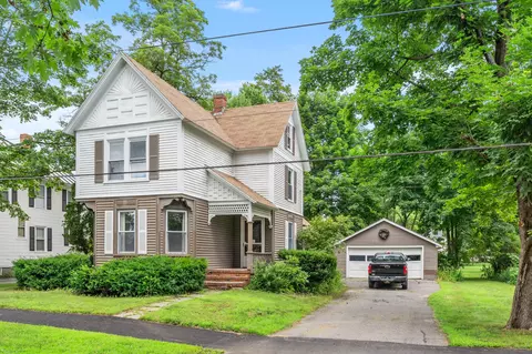 18 Prospect St, Skowhegan, ME 04976