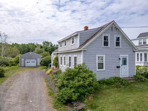 44 Thomaston St, Rockland, ME 04841