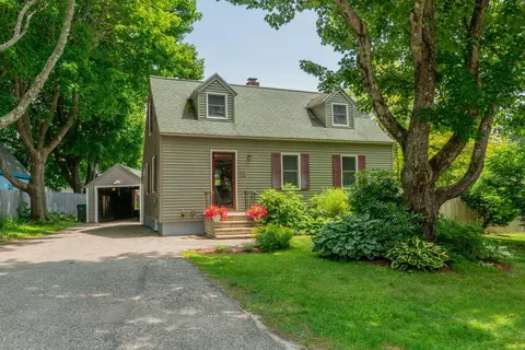 54 Berwick St, South Portland, ME 04106