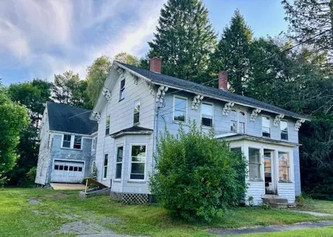 22 High St, Winthrop, ME 04364