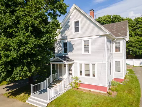 62 Wiley St, Bangor, ME 04401
