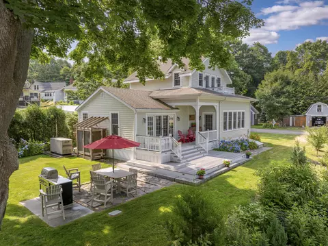 20 Sunset Rd, Peaks Island, ME 04108