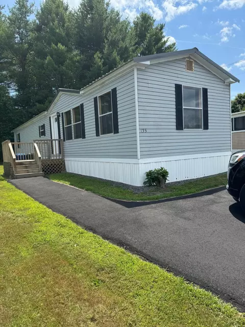 135 Buckingham Dr, Westbrook, ME 04092