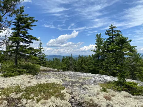 19 Hawk Ln, Rumford, ME 04276