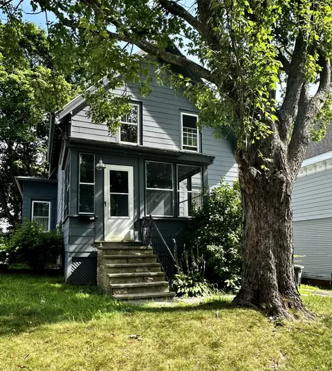 26 Pike St, Westbrook, ME 04092