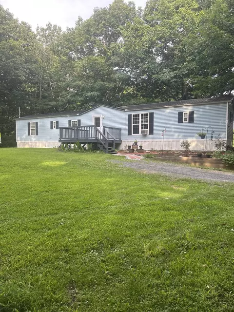 885 Sturtevant Hill Rd, Winthrop, ME 04364
