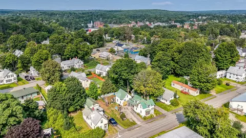 15 Poplar St, Skowhegan, ME 04976