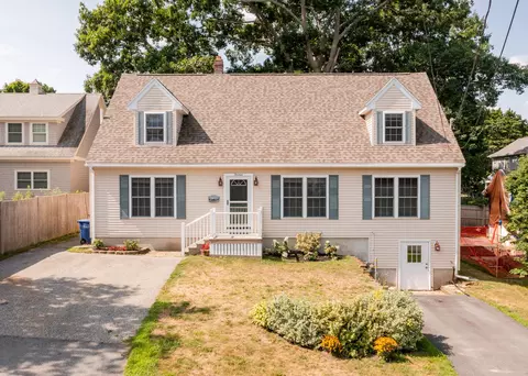 13 Loveitt St, South Portland, ME 04106