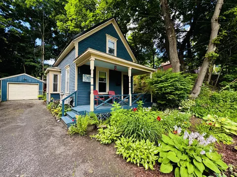 24 Nelson St, Bangor, ME 04401