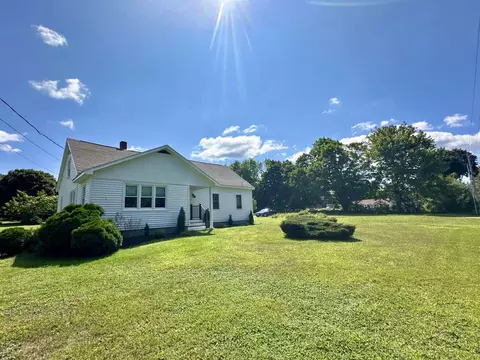 90 Sanborn Rd, Monmouth, ME 04259
