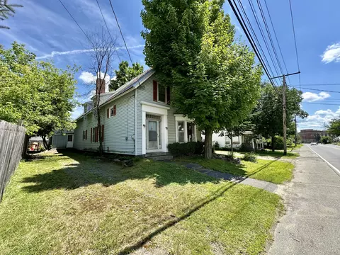 33 North Ave, Skowhegan, ME 04976