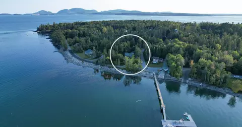 45 Wharf Rd, Hancock, ME 04640