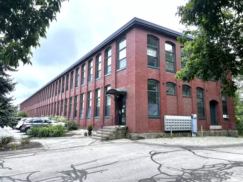 30 Lincoln St #118, Westbrook, ME 04092