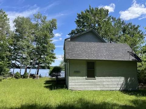 23 Pickerel Ln, Whitefield, ME 04353