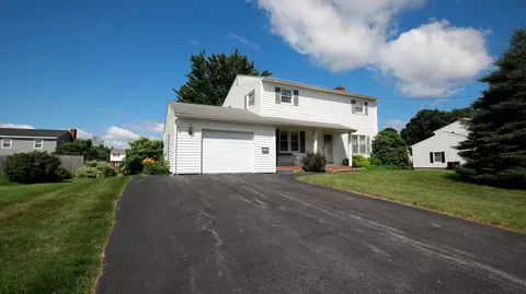 83 Hillcrest Dr, Brewer, ME 04412