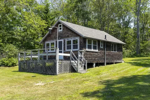 81 Bradley Shore Rd, Bristol, ME 04558