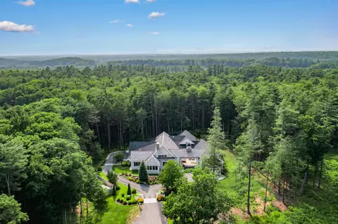 60 Maeves Way, Cumberland, ME 04021