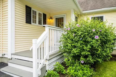 60 Lone Pine Ln #60, Yarmouth, ME 04096