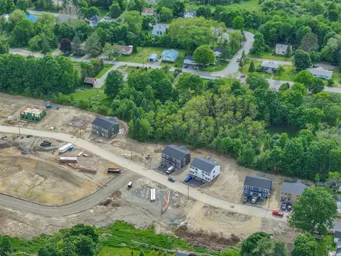 85 Wildwood Dr, Bangor, ME 04401