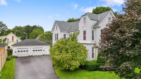 46 Maple St, Bangor, ME 04401