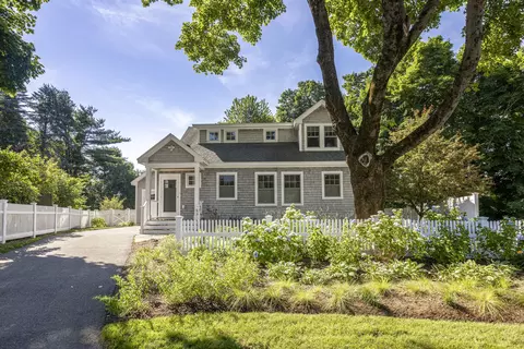 22 Farm Hill Rd, Cape Elizabeth, ME 04107