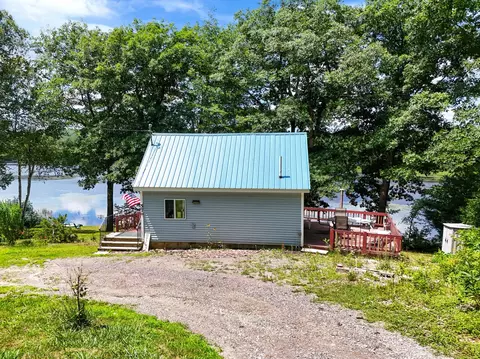 57 Dexter Pond Rd, Winthrop, ME 04364