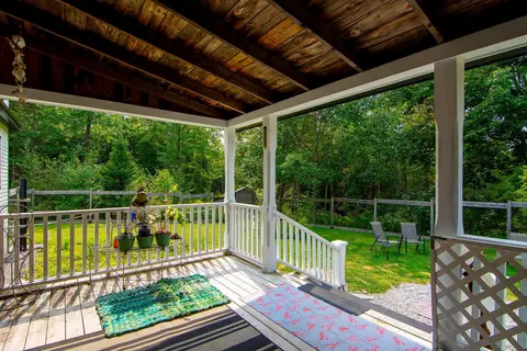 45 Wights Ln, Blue Hill, ME 04614