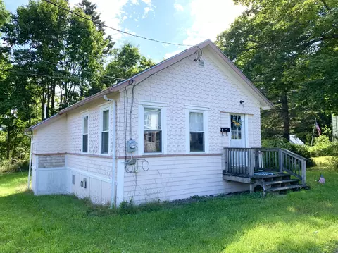 4 Hawkes Ave, Eastport, ME 04631