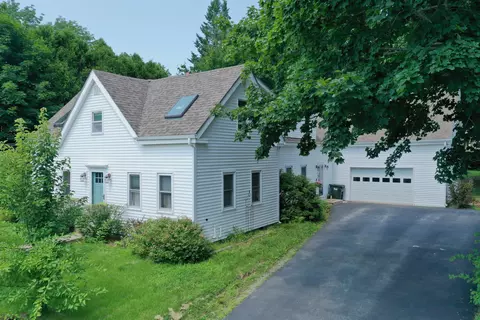 26 Pond St, Bucksport, ME 04416