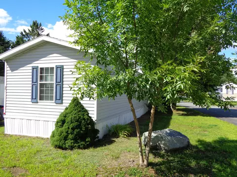 26 Fiddlehead Ln, Hancock, ME 04640