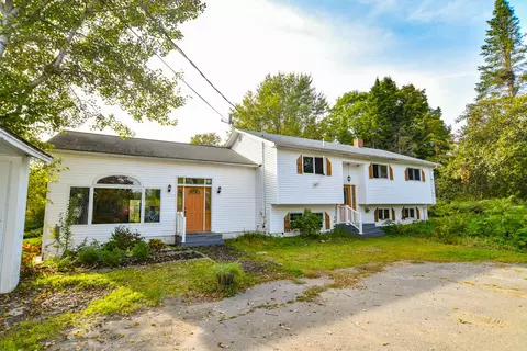 743 Middle Rd, Skowhegan, ME 04976