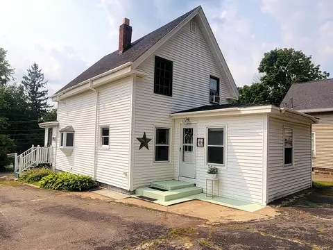 297 Forest Ave, Bangor, ME 04401