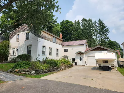 56 Chamberlain St, Brewer, ME 04412