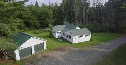 18 Gales Rd, Abbot, ME 04406