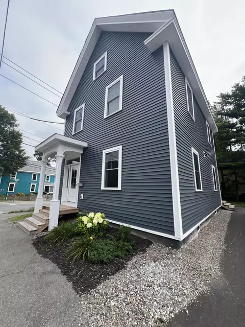 85 Fern St, Bangor, ME 04401