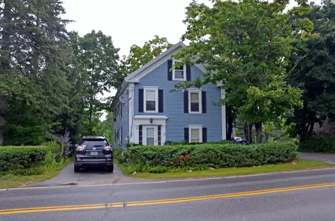 73 High St, Paris, ME 04281