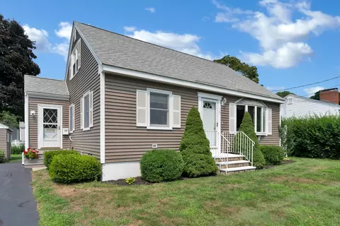 39 Hicks St, Portland, ME 04103
