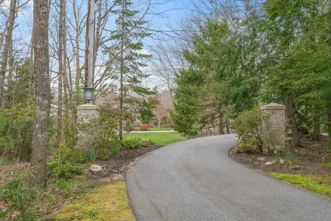 4 Manhattan Way, Falmouth, ME 04105