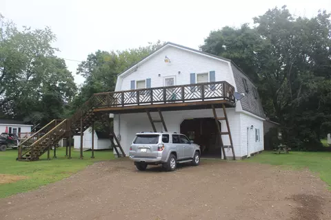 16 Washington St, Baileyville, ME 04694