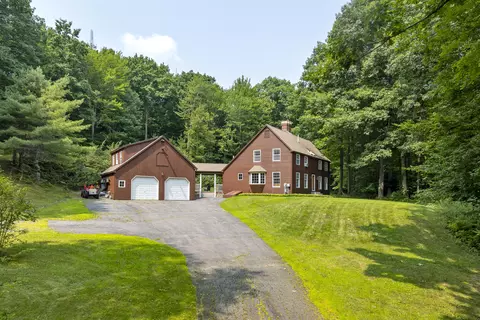 13 High Bluffs Rd, Falmouth, ME 04105