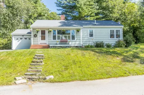 6 Lawson Rd, Cape Elizabeth, ME 04107