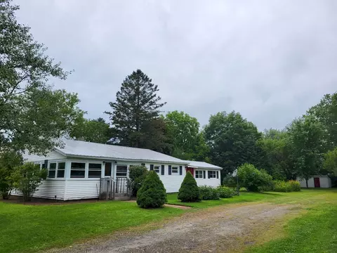 39 Silver St, Skowhegan, ME 04976